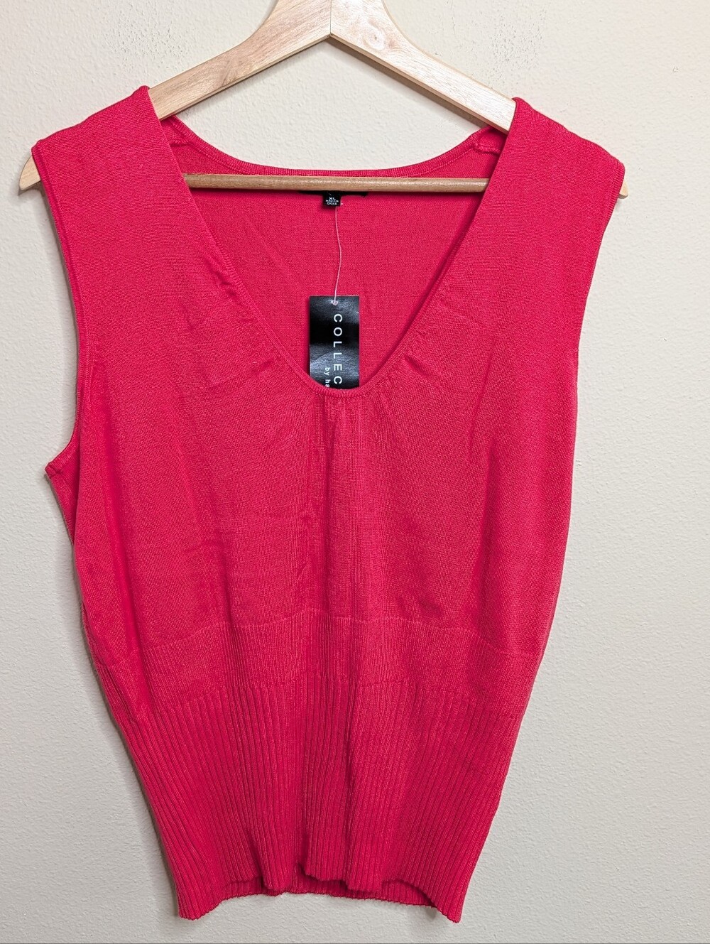 Harve Benard Red Sleeveless V-Neck Sweater Vest